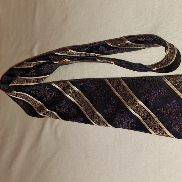 100% Silk Neck Tie  New With Tags - Picture 7 of 7